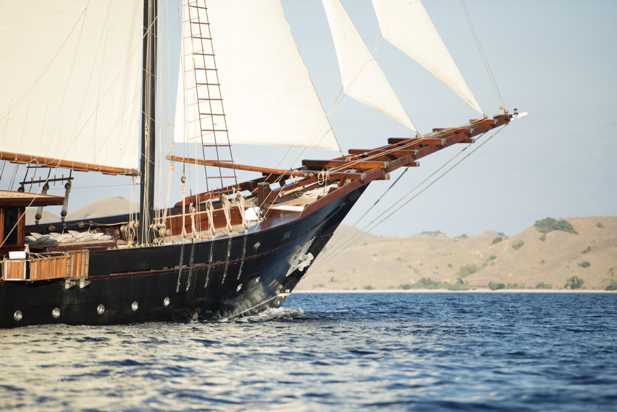 What You Should Know Before Getting on a Komodo Sailing Trip